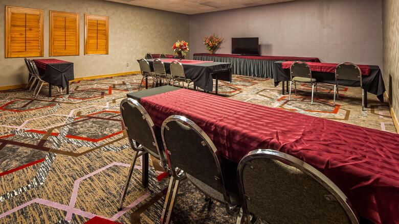 Hotel Clarion Kci Airport