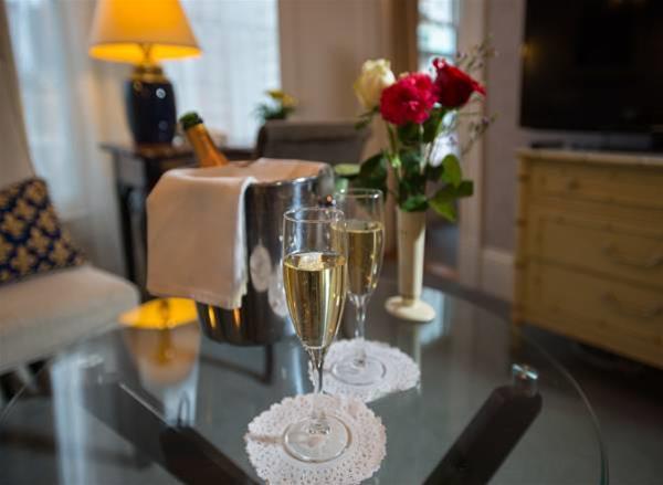 Cornell Hotel De France