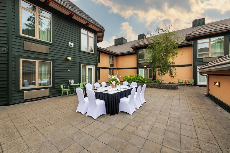 Hotel Delta Banff Royal Canadian Lodge