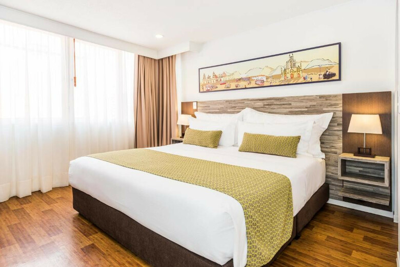 Hoteles America