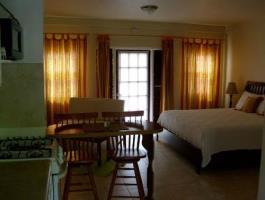 Hotel Grooms Beach Villa & Resort