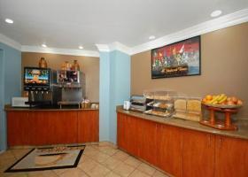 Hotel Anaheim Rodeway Inn & Suites