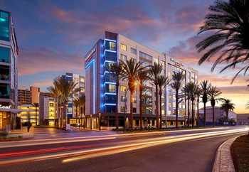 Anaheim Jolly Roger Hotel