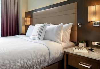 Anaheim Jolly Roger Hotel