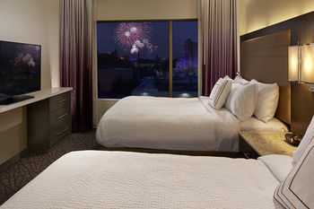 Anaheim Jolly Roger Hotel