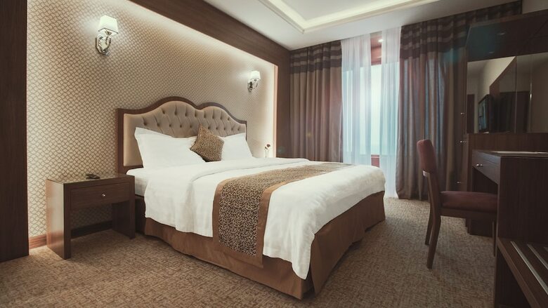 Hotel Al Borg Al Watheer