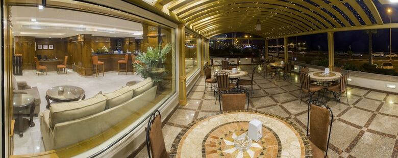 Hotel Al Borg Al Watheer