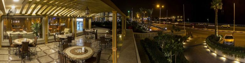 Hotel Al Borg Al Watheer