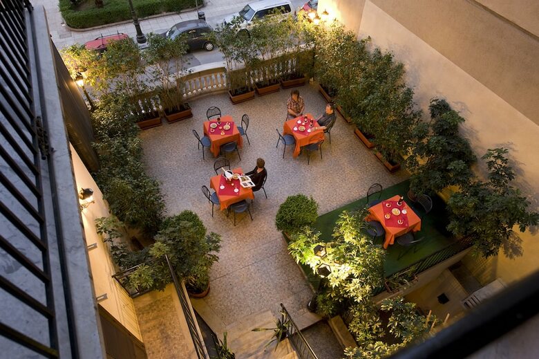 Hotel Joli