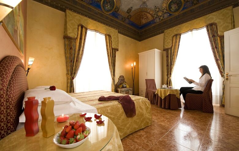 Hotel Joli