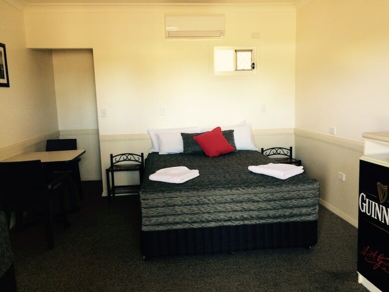 Park Avenue Hotel Motel
