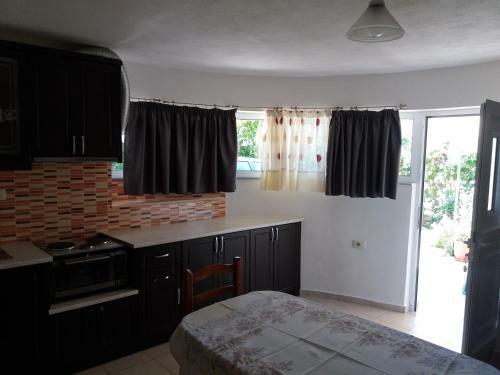 Ksamil Apartments