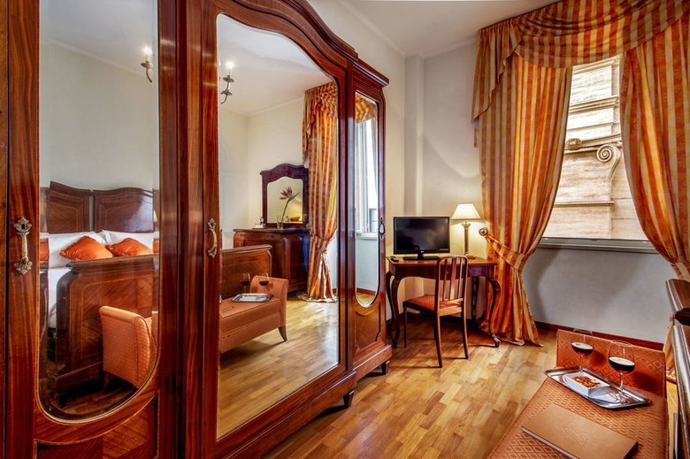 Hotel Cesari
