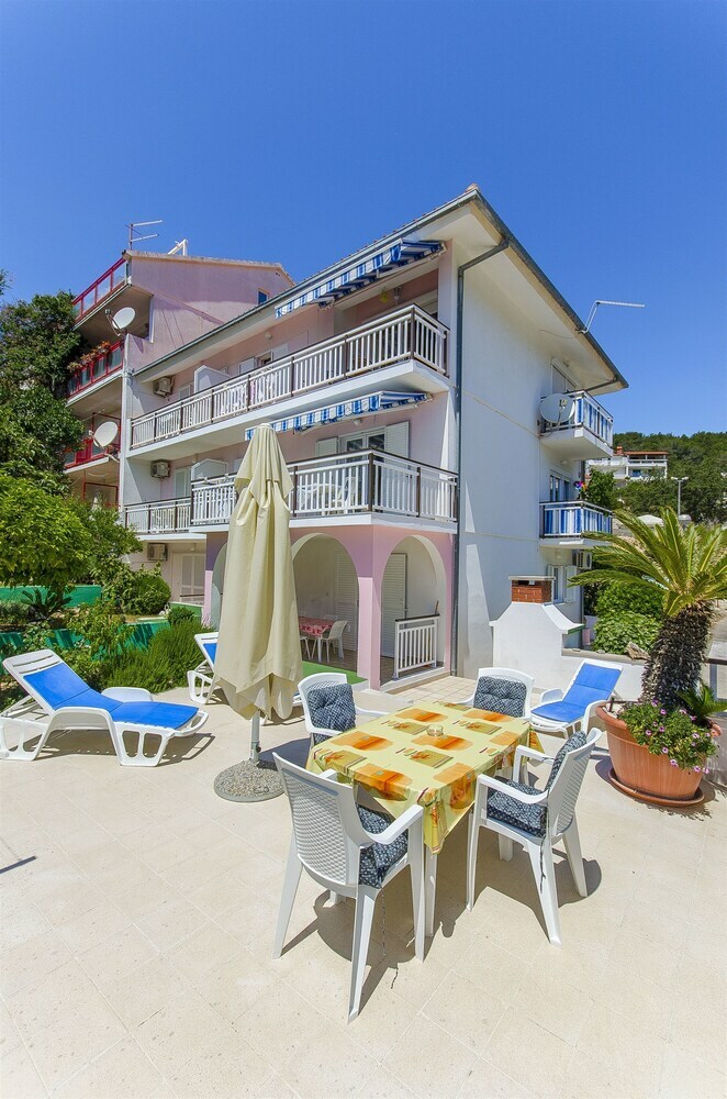 Apartments Zvonimir