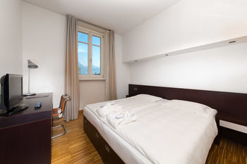Astoria Park Hotel