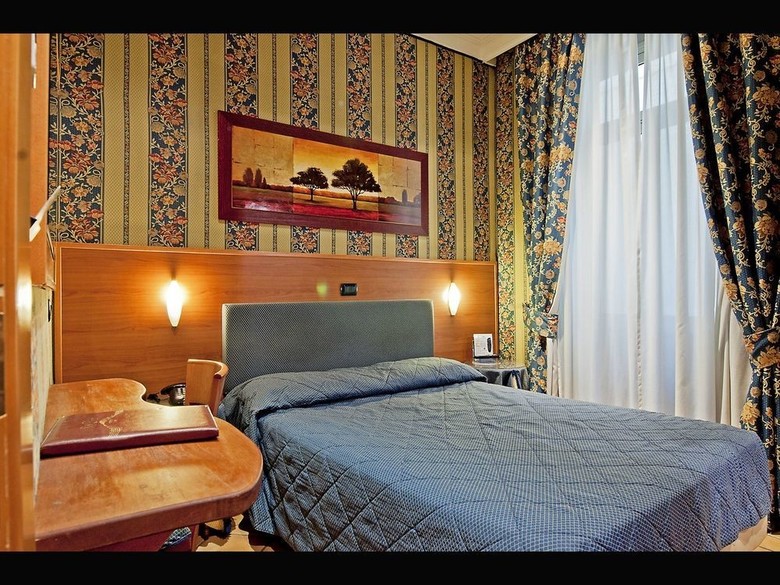 Hotel Lirico