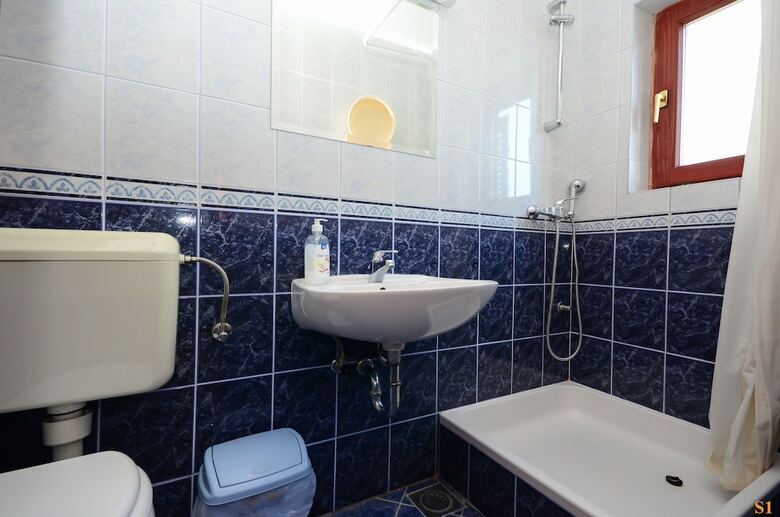 Apartments And Rooms Jaka