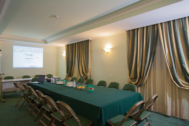 Hotel Ateneo Garden Palace