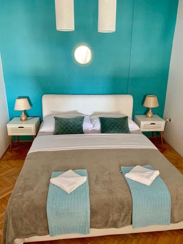 Apartamentos Deluxe Suites Mandi?