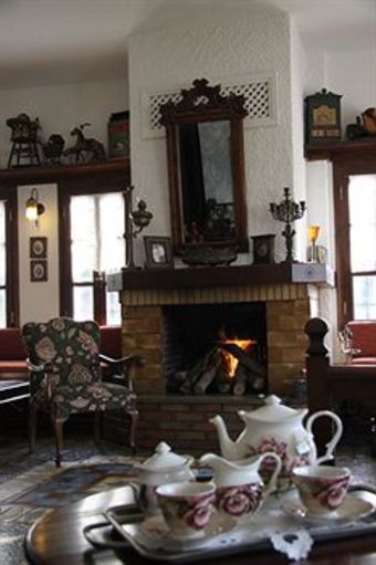 Hostal Hotel Petrino