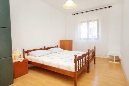 Hostal Apartments With A Parking Space Senj - 5577