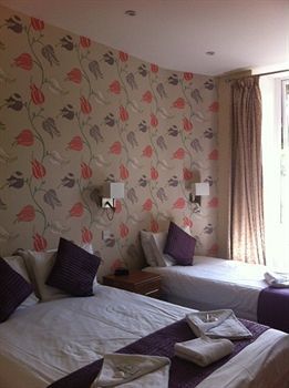 George Hotel