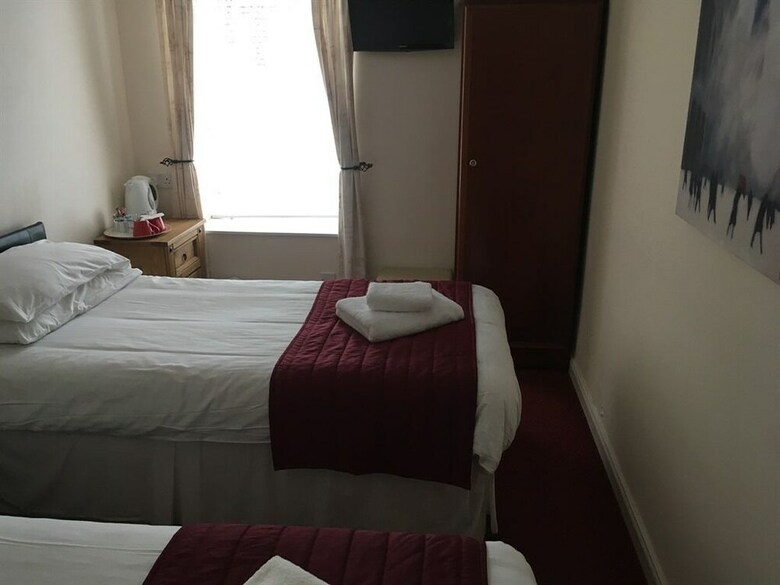 Novar Arms Hotel