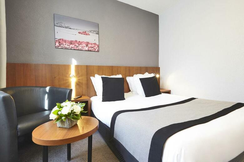 Hotel Kyriad Marseille Centre Paradis Prefecture