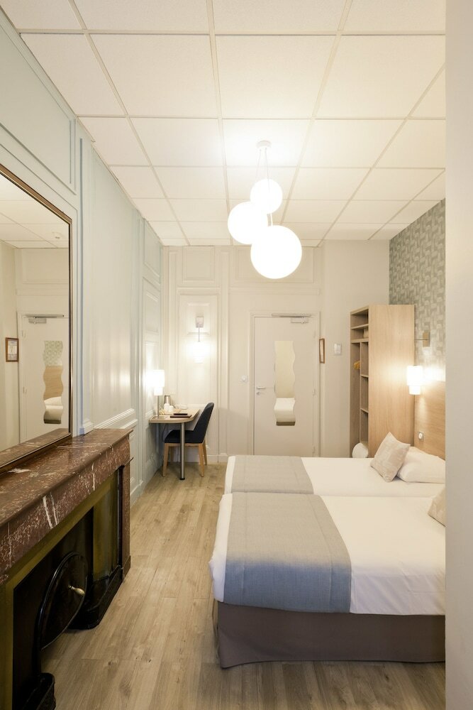 Hotel H�tel Du Dauphin