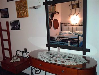 Hostal Bilios Apartments