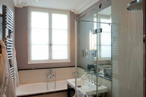 Hotel Le Burgundy Paris