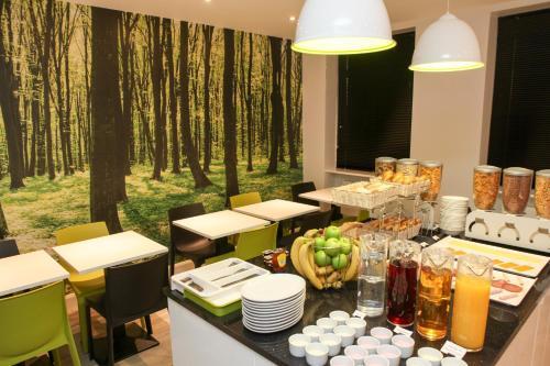 Hotel The Omega