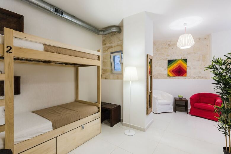Two Pillows Boutique Hostel
