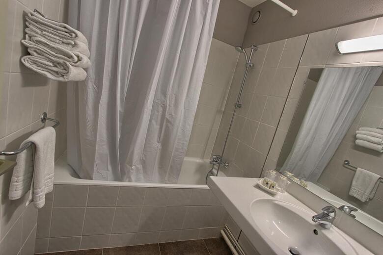 Timhotel Chartres Chatelet