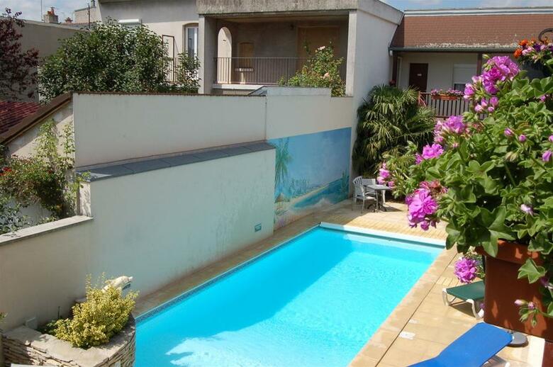 Hotel Logis Au Tambour