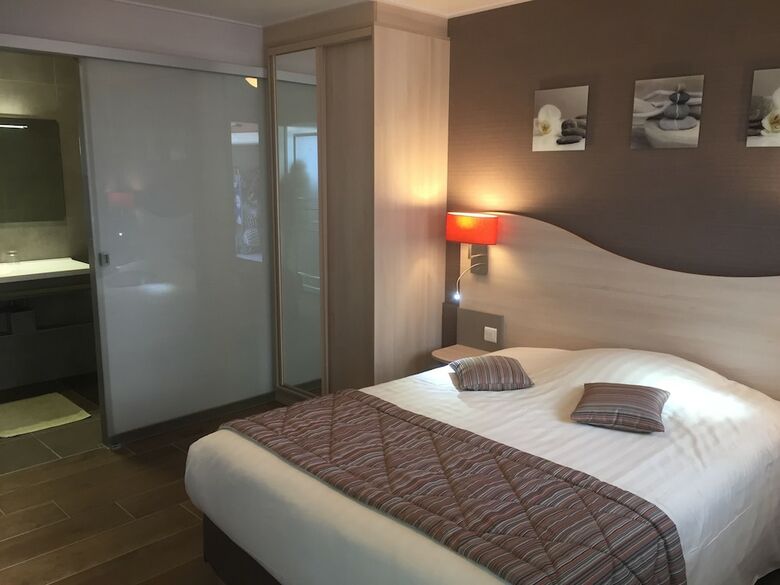 Hotel Logis Au Tambour