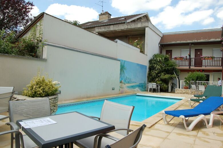Hotel Logis Au Tambour