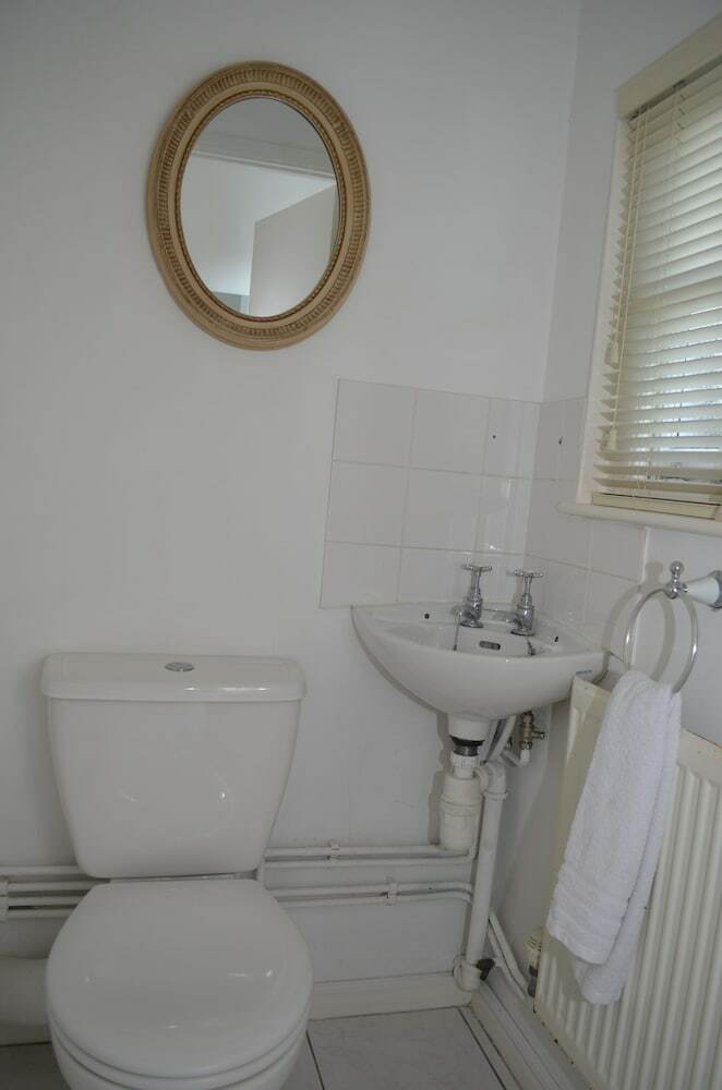 Crown Cottage