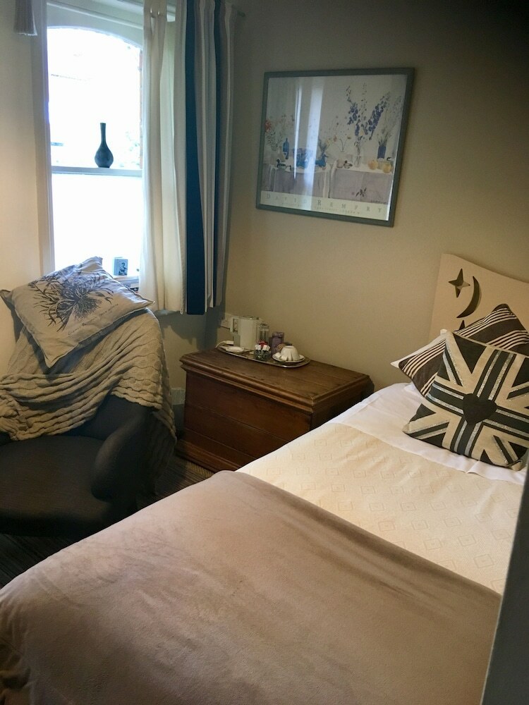Hostal Cornerstones Guest House