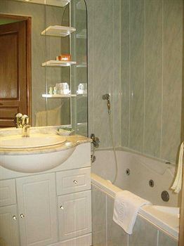 Hotel De La For�t