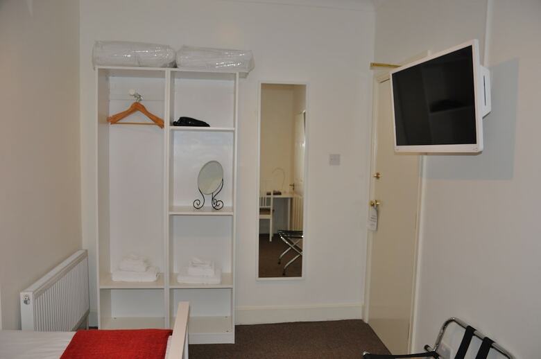 Hostal The Regent Guest House