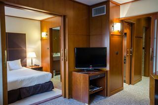 Hotel Goldstar Resort & Suites