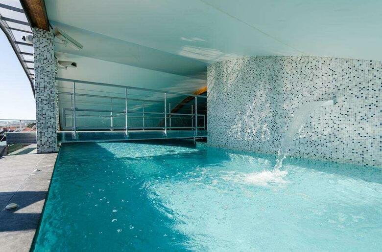 Hotel Goldstar Resort & Suites