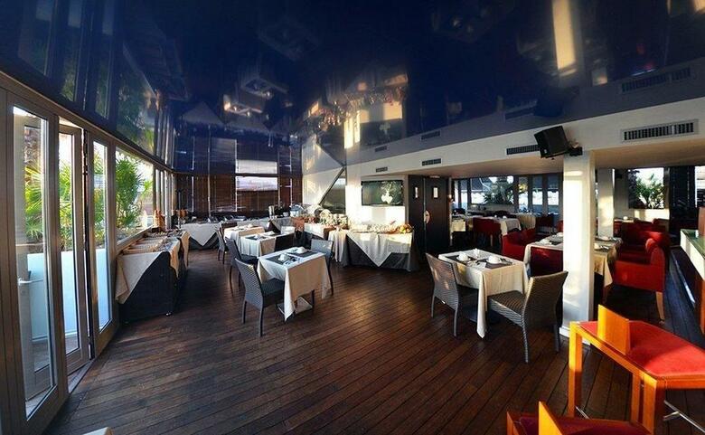 Hotel Goldstar Resort & Suites
