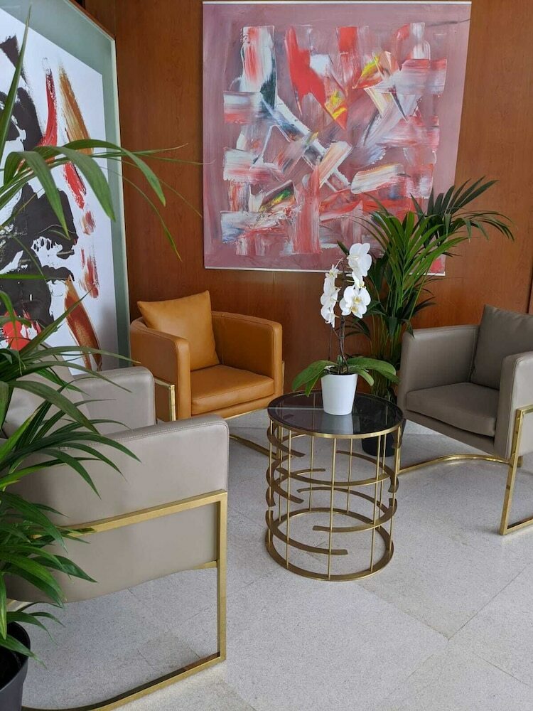 Hotel Goldstar Resort & Suites