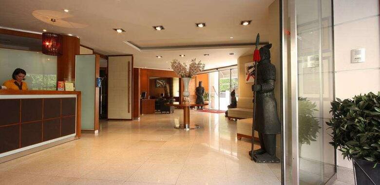 Hotel Goldstar Resort & Suites