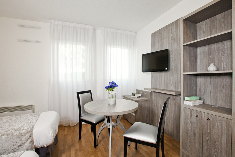 Hotel Apt Sejours Et Affaires Reims Residence Clair