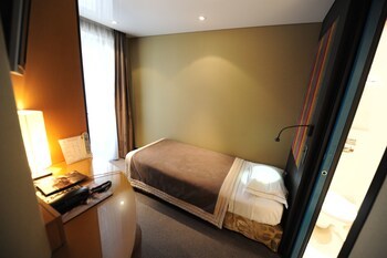 The Originals Boutique Hotel Du Vieux Saule Paris Le Marais