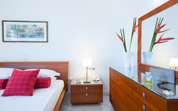 Adonis Hotel