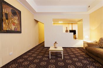 Sk Royal Kaluga Hotel